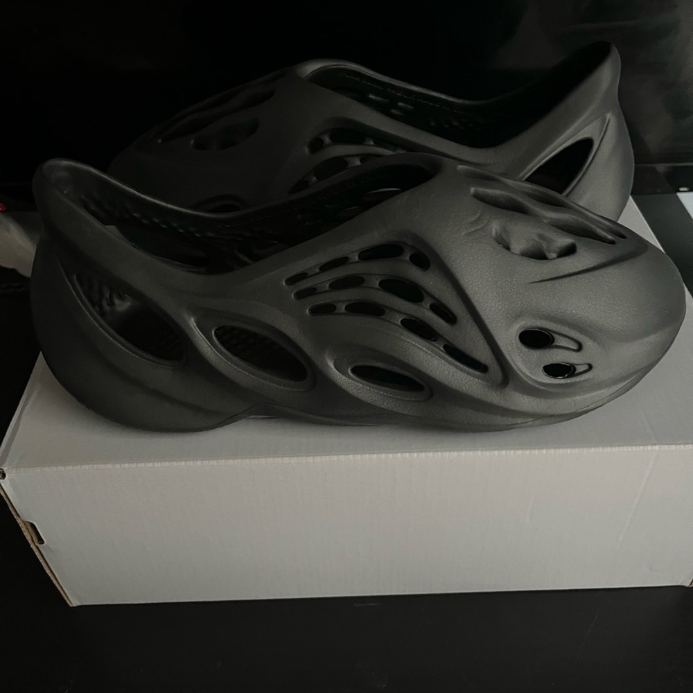 YEEZY FOAM RNNR
